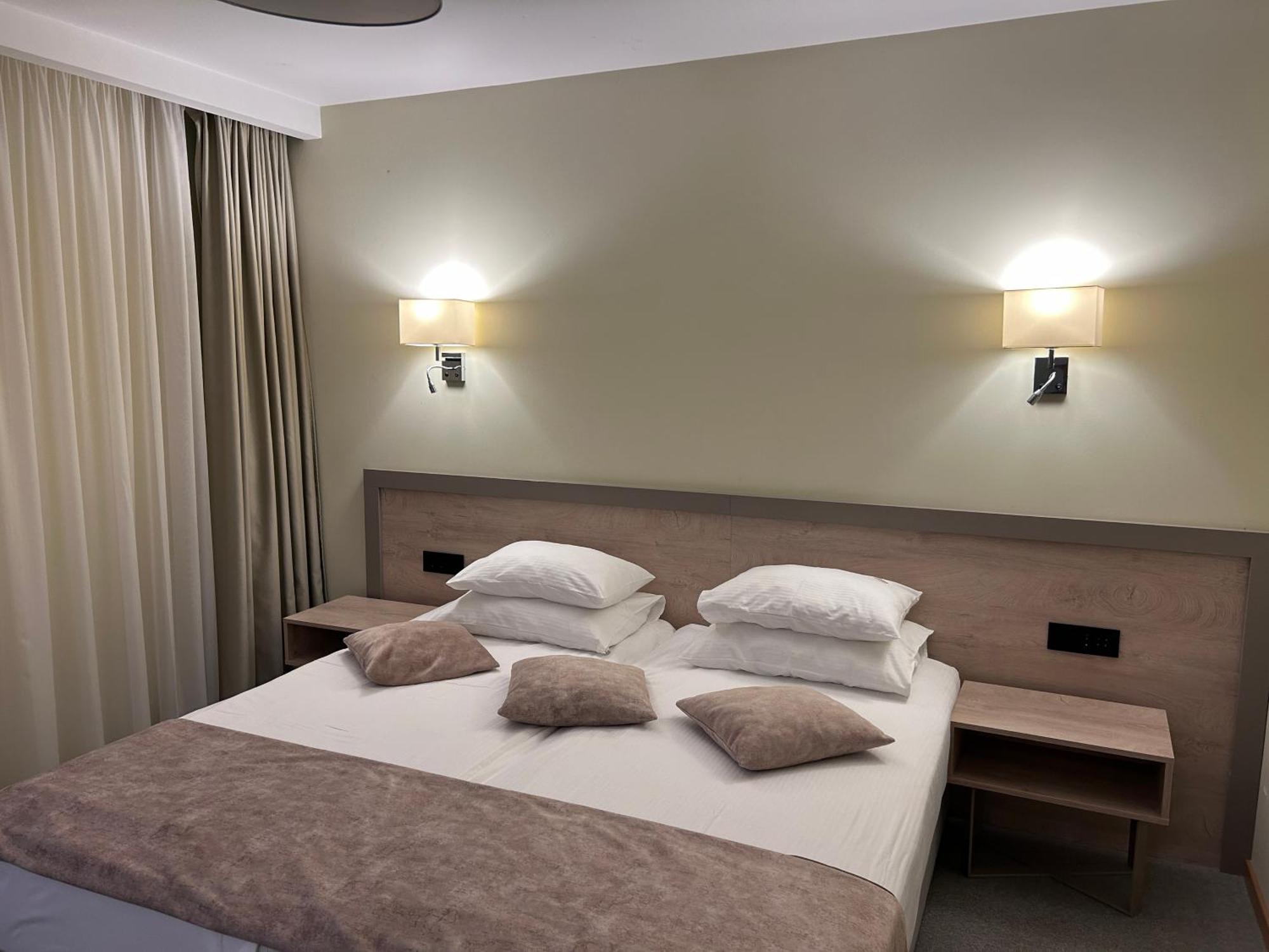 Hotel Siesta Užice Esterno foto